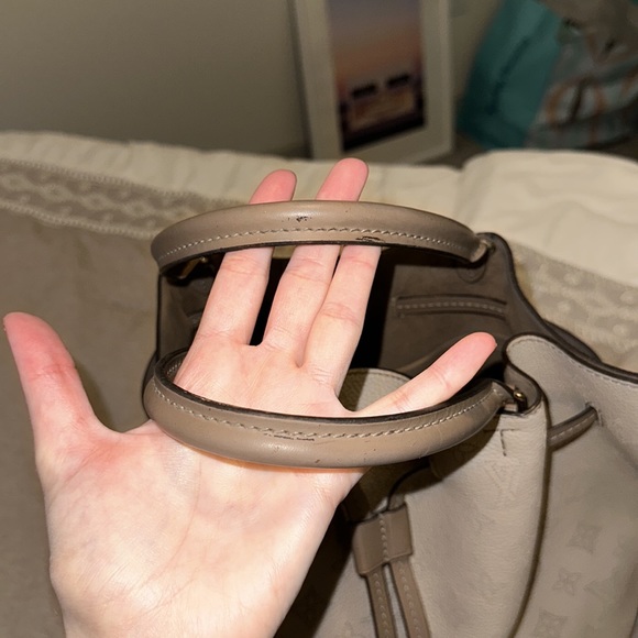 Louis Vuitton beige barrel bag - Picture 12 of 14